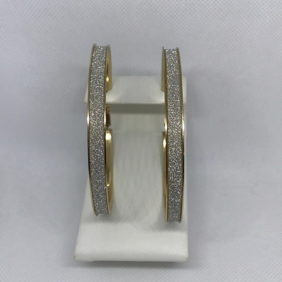 SILVER SPARKLE EARRINGS ✨✨✨ - Picture 2 of 4